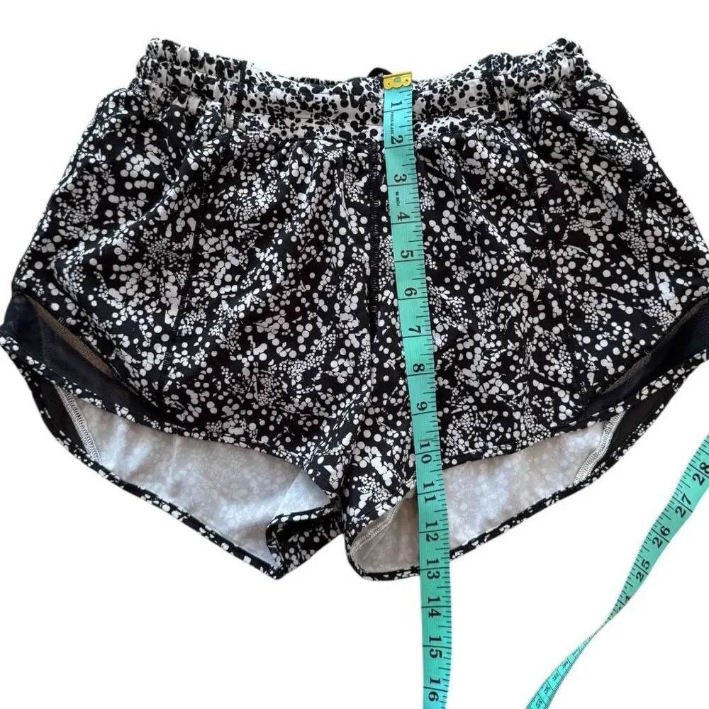 Lululemon Hotty Hot Mesh Edge Shorts Size 6 Chirasu Black White 4